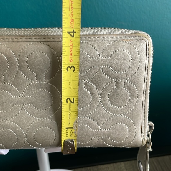 COACH  peyton OP Art Leather Zip Around Long Silver Wallet - Picture 10 of 10